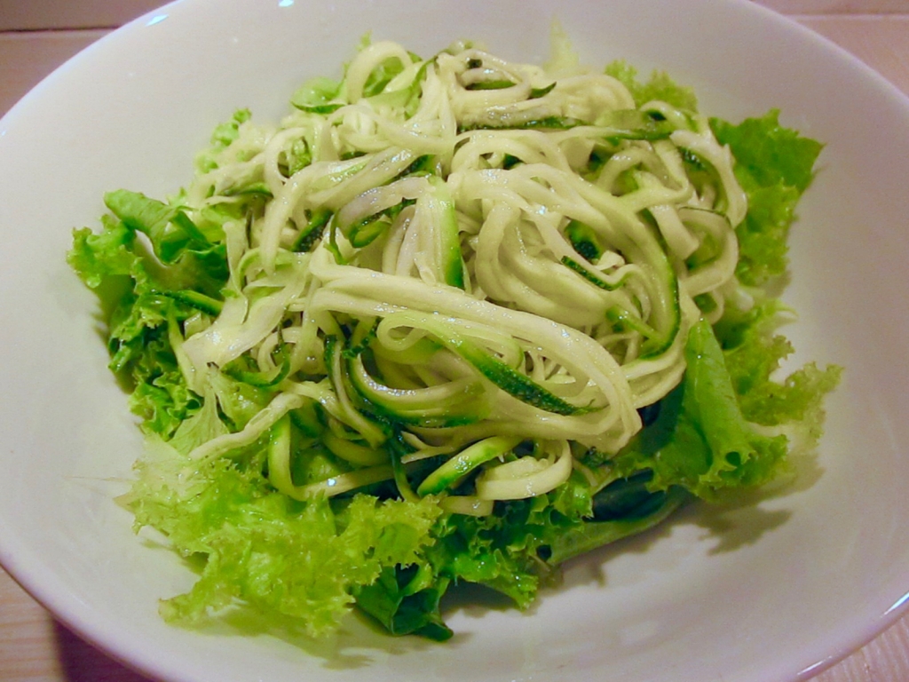 raw-zucchini-noodles
