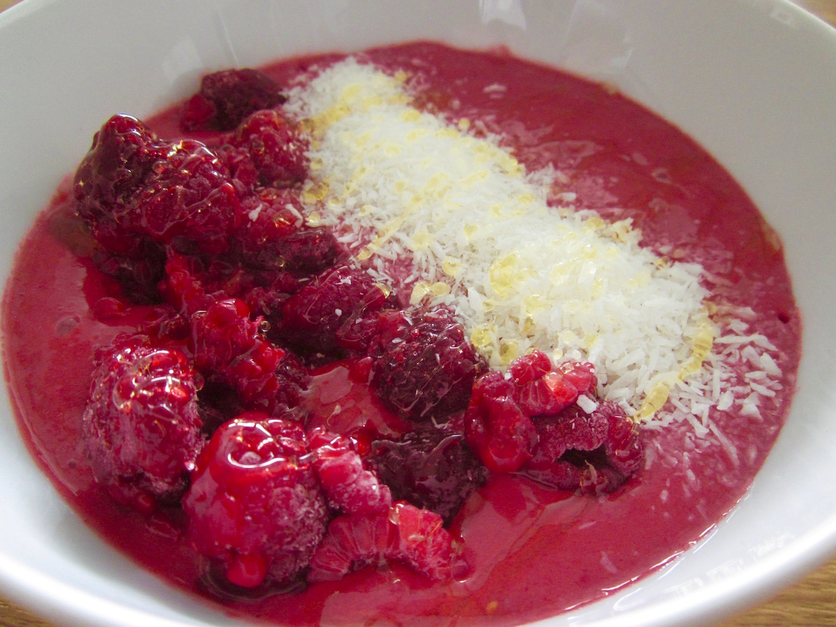 raspberry-smoothie-bowl-vegan