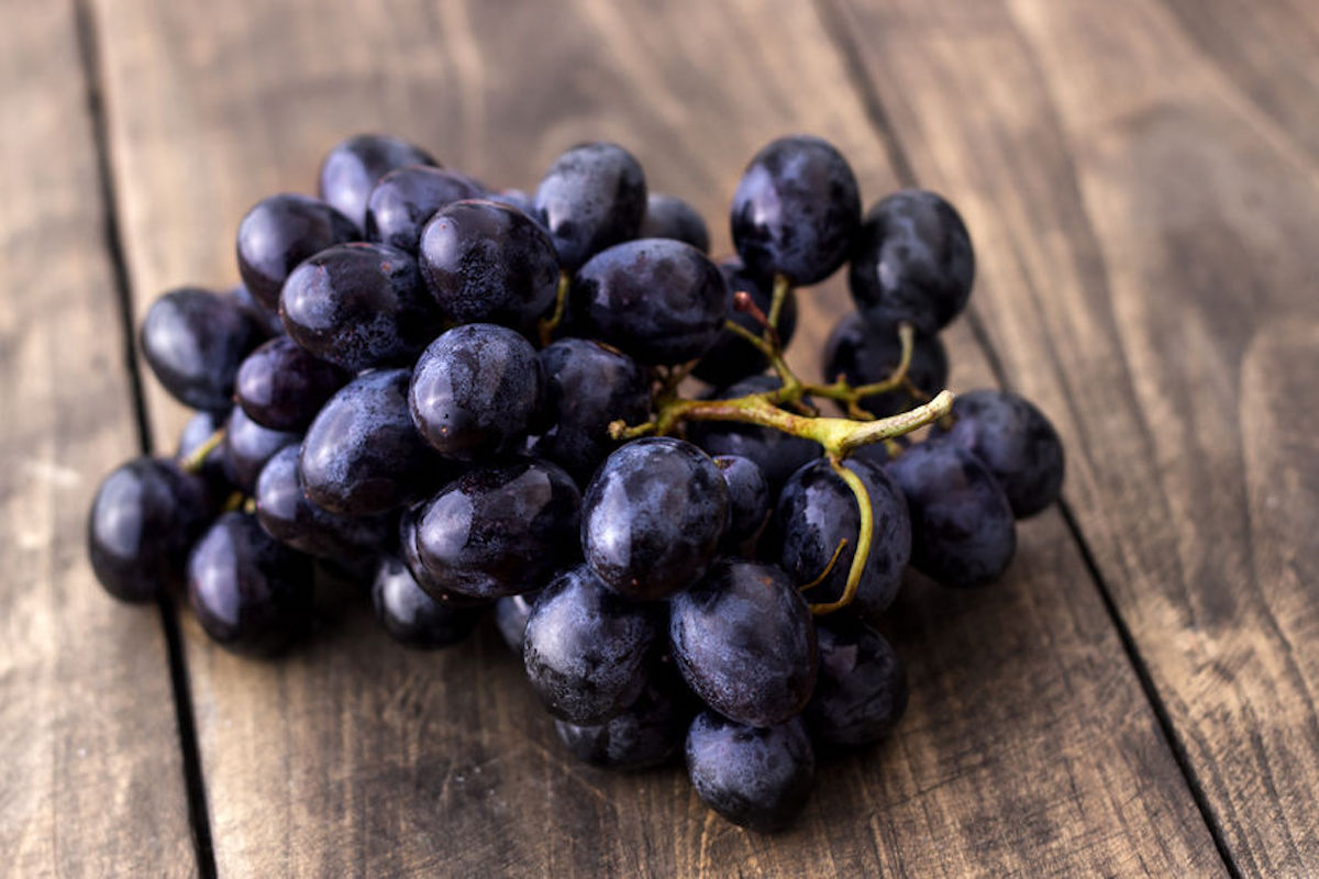 raw-food-detox-grapes